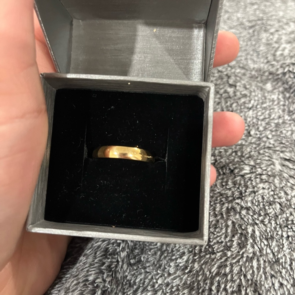 Brilliant expressions thick unisex 10k gold ring